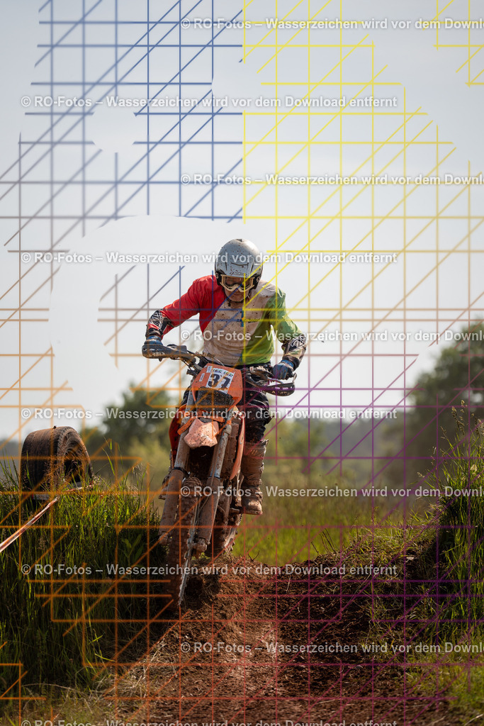 Wolfshausen 4 Lauf -921 | Sportfotografie von RO-Fotos: Motorsport, Motocross, Enduro, Laufveranstaltungen und Triathlon. Professionelle Fotos von Sportlern und Events. - Realisiert mit Pictrs.com