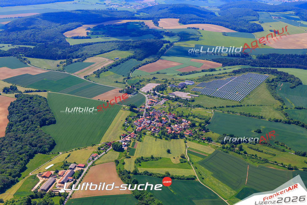 Die Luftaufnahme Wachenbrunn - Themar wurde vom UL-Flugzeug (keine Drohne) aus fotografiert.Hohe Druck- Auflösung-die Geschenkidee!