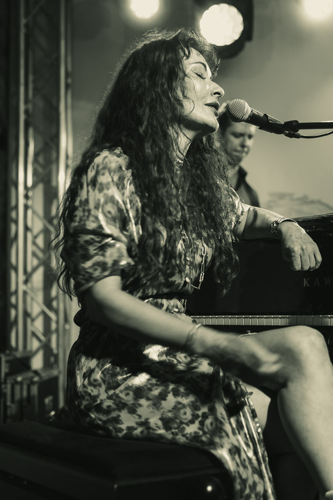 Maria Markesini Konzert | Maria Markesini meets Klazz Brothers im Forte Belvedere Leisnig zum Festival Hallo Leisnig 2022. - Realisiert mit Pictrs.com