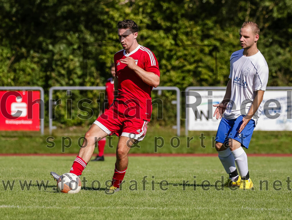 2023-08-19_089_SG_Markt_Schwaben_II_gegen_TSV_Ottobrunn_III | Markt Schwaben, Deutschland, 19.08.2023:
Fußball, C-Klasse 2023 / 2024, 1. Spieltag, (SG) Markt Schwaben II gegen TSV Ottobrunn III, Endergebnis: 0:4

Lukas Aschenbrenner (SG Markt Schwaben, #9), Moritz Wagner (TSV Ottobrunn, #8)

Foto: Christian Riedel / fotografie-riedel.net