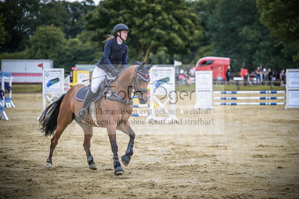 DOS_8198 | Entdecke hochwertige Reitturnierfotos von Foto Oger. Professionell, emotional und authentisch – jetzt Lieblingsmomente im Shop bestellen.Deutschlandweite Turnierfotografie. - Realisiert mit Pictrs.com