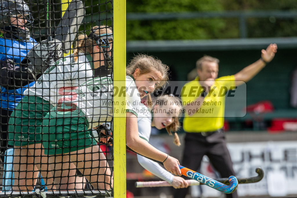 MJ_F_UHTC-Alster_21.04.2024-25 | Karla Schrafen (Uhlenhorst Mülheim #18), Uhlenhorst Mülheim - Der Club an der Alster am 21.4.2024 im Waldstadion, Mülheim a. d. Ruhr