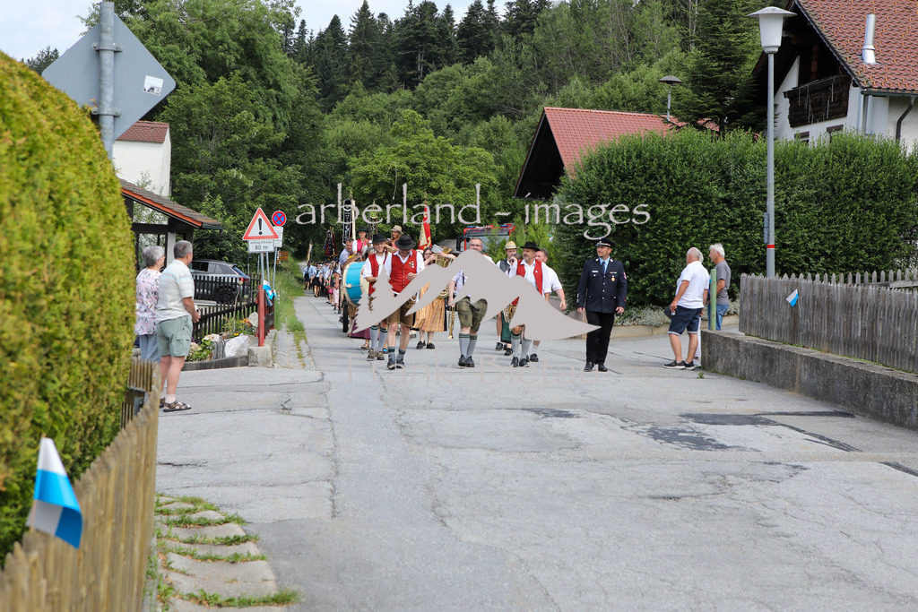 OE7A0450 | Festzug nach dem Feldgottesdienst um das Dorf Ludwigsthal