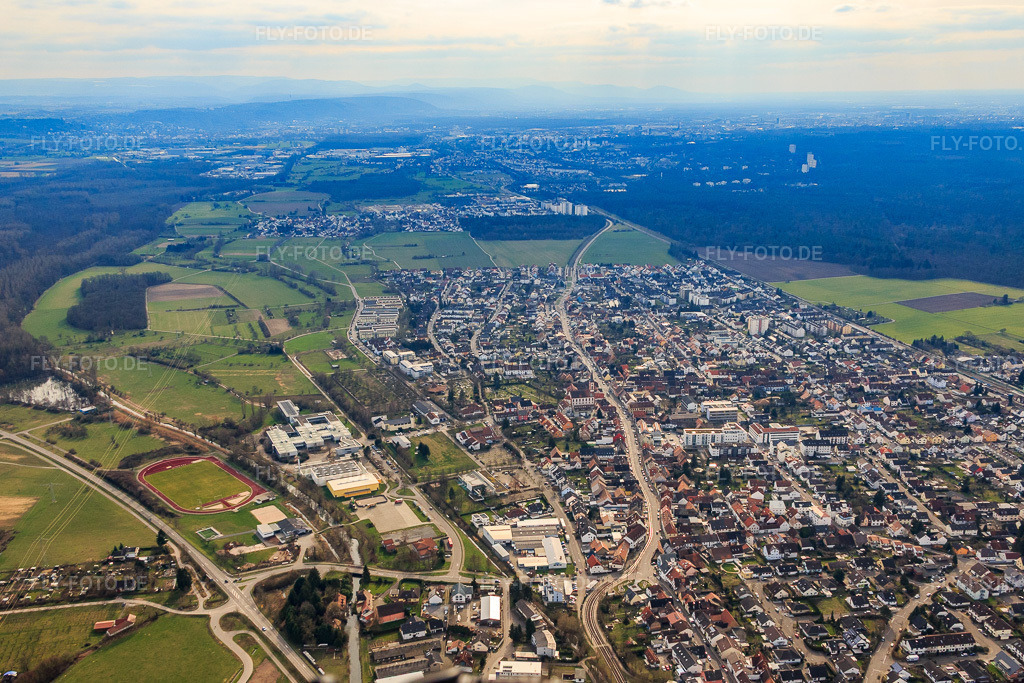 Luftbild: Hauptstr im Ortsteil Blankenloch in Stutensee im Bundesland Baden-Württemberg in Deutschland. Foto: IMG_086346.jpg vom 26.02.2016 durch Werner Riehm/FLY-FOTO.de