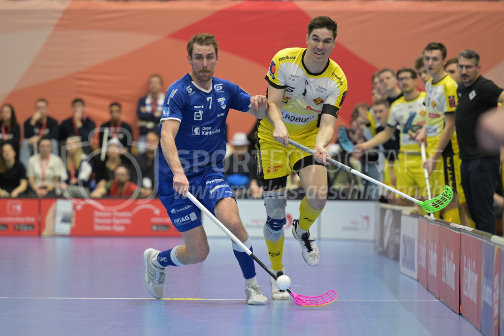 Zug United vs HC Rychenberg - 22. February 2025 | Zug United vs HC RychenbergSporthalle Wankdorf, BernTobias Gustafsson (#7 Zug United) gegen Nils Conrad (#4 HC Rychenberg Winterthur).Bild: Sportfotografie Markus Aeschimann | www.markus-aeschimann.ch - Realisiert mit Pictrs.com