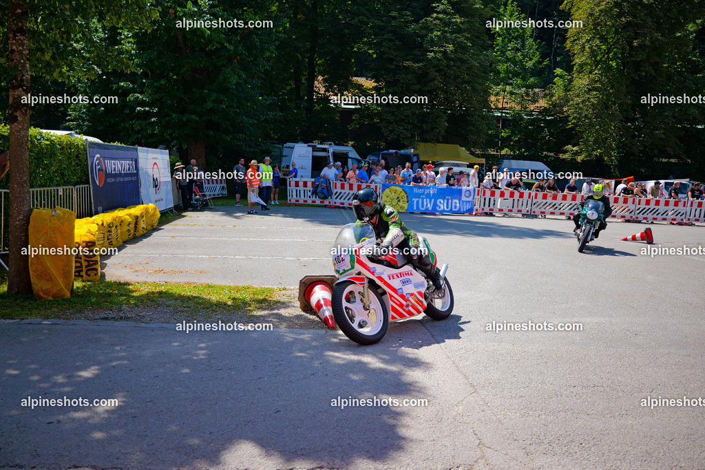 P1036912-2 | Erleben Sie atemberaubende, hochqualitative Fotos Ihrer Fahrt entlang der malerischen Alpenstraßen. Besuchen Sie alpineshots.com, um professionelle Aufnahmen Ihrer unvergesslichen Reise zu finden und zu kaufen - Realisiert mit Pictrs.com