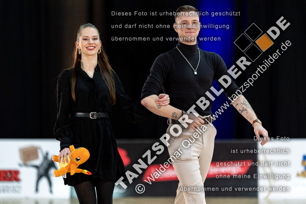20240120-00930 | Hier finden Sie Tanz Bilder vom Latein und Standard Formationen tanzen. Sportbilder vom Tanzsport. Schöne Fotos und von Weltmeisterschaft, Europameisterschaft, Bundesliga, Regionalliga, Oberliga und Landesliga sowie von GOC Stuttgart, DanceComp, WM Bremen