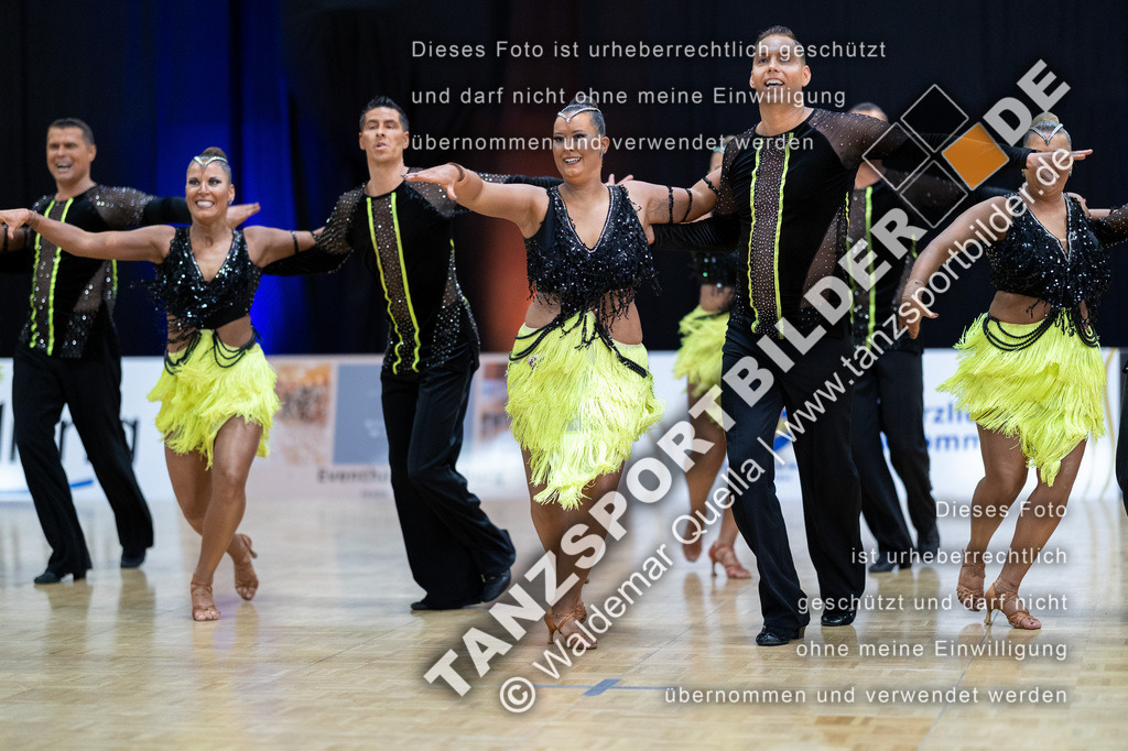 20230513-03739 | Hier finden Sie Tanz Bilder vom Latein und Standard Formationen tanzen. Sportbilder vom Tanzsport. Schöne Fotos und von Weltmeisterschaft, Europameisterschaft, Bundesliga, Regionalliga, Oberliga und Landesliga sowie von GOC Stuttgart, DanceComp, WM Bremen