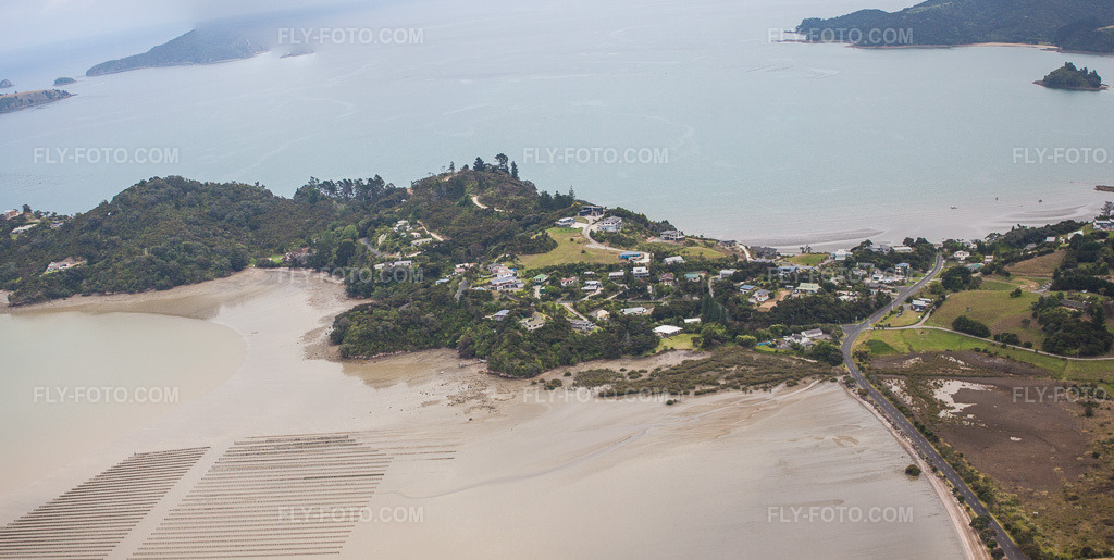 Aerial view: View of the town in the district Wyuna Bay in Coromandel in the state Waikato, New Zealand.Photo: IMG_55512-Bearbeitet.jpg taken on 01/12/2013 by Werner Riehm/FLY-FOTO.comResolution of the original: 5483 x 2758 px