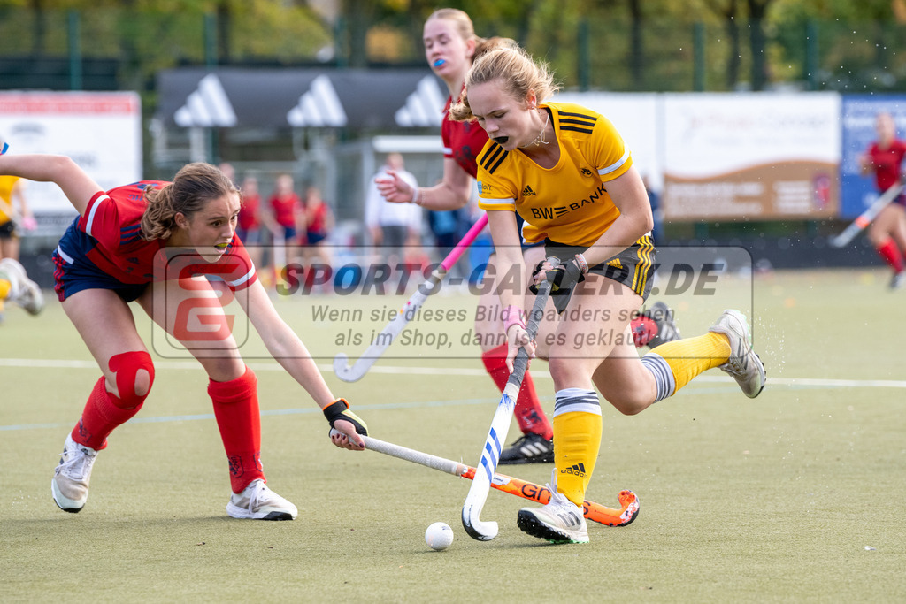 SFE_20231021_0162 | Deutsche Meisterschaft Weibliche U16 Halbfinale Düsseldorfer HC - Harvestehuder THC am 21.10.2023 in Köln (Düsseldorfer Hockeyclub 1905 e.V.), Photo: Stephan Fehrmann 2023 (Sports-Gallery)