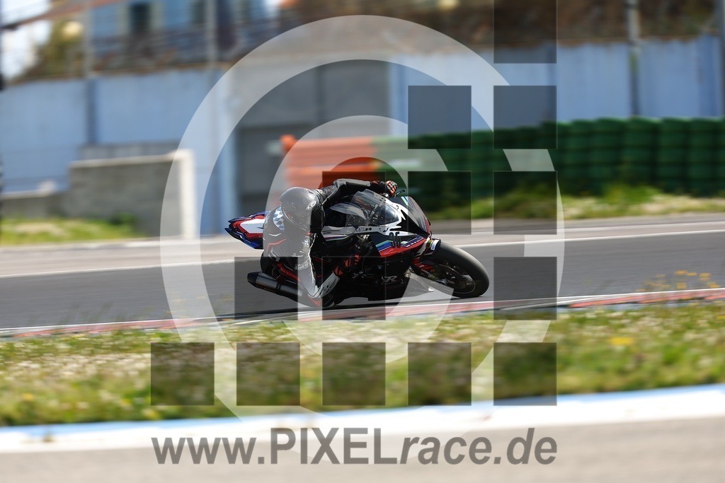 0035-20260403_04382 | Schöne Erinnerungen an spannende Momente - das festzuhalten ist unser Job. PIXELrace.de ist seit 2003 auf den Rennstrecken Europas unterwegs um die Action draußen beim Fahren und die wunderbare Stimmung imm Fahrerlager für euch einzufangen.