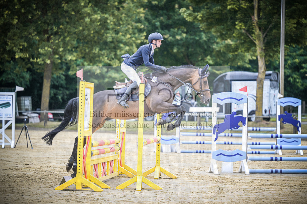 DOS_1454 | Entdecke hochwertige Reitturnierfotos von Foto Oger. Professionell, emotional und authentisch – jetzt Lieblingsmomente im Shop bestellen.Deutschlandweite Turnierfotografie. - Realisiert mit Pictrs.com