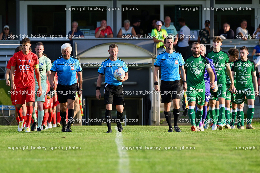FC Lendorf vs. SC St.Veit | #15 Philipp Höberl St.Veit, Wolfgang Pichler Referee, Christof Perchtold Referee, Emanuel Johann Kulterer Referee, #17 Mario Zagler FC Lendorf, FC Lendorf vs. SC St.Veit, FC Lendorf vs. SC St.Veit am 17.08.2024 in Lendorf (Thomas Morgenstern-Arena), Austria, (Photo by Bernd Stefan)