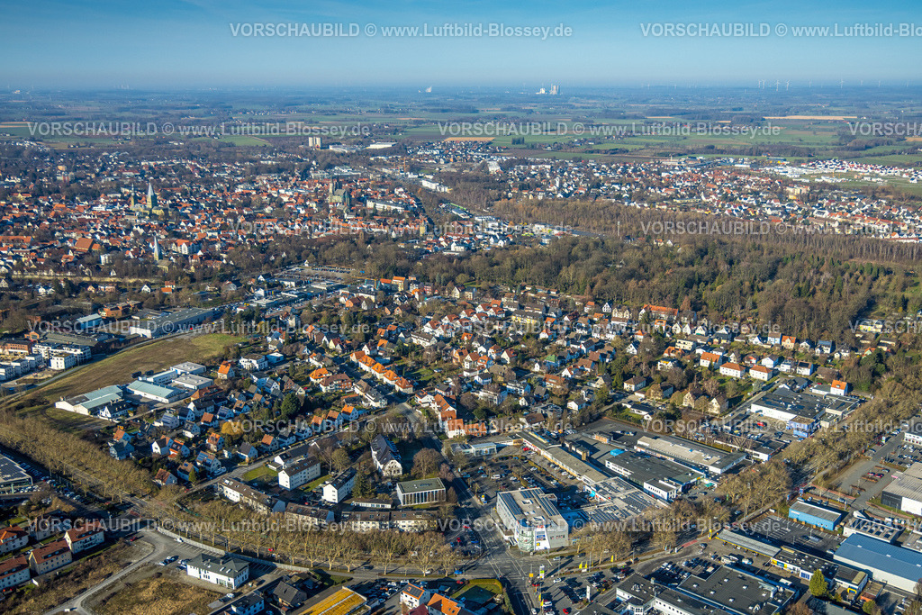 Soest260104023 | Luftbild, Riga-Ring und Gewerbegebiet Opmünder Weg mit Blick auf die Altstadt mit Sankt-Petri-Kirche und St.-Patrokli-Dom kath. Kirche, Fernsicht, Soest, Südwestfalen, Nordrhein-Westfalen, Deutschland