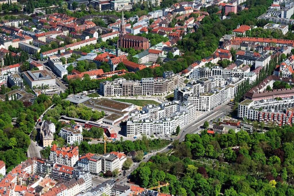 dr__0064012.jpg | MüNCHEN 29.04.2025 Mehrfamilienhaus- Wohnanlage Am Nockherberg zwischen Regerstraße - Hochstraße - Hiendlmayrstraße als Gesamtübersicht an der Regerstraße in München im Bundesland Bayern, Deutschland. Weiterführende Informationen bei: Bayerische Hausbau GmbH &amp; Co. KG,  Becken Holding GmbH,  Gustav Epple Bauunternehmung GmbH,  HILMER SATTLER ARCHITEKTEN AHLERS ALBRECHT Gesellschaft von Architekten mbH,  Hans Holzner Baugesellschaft mbH,  Hanssmann Immobilien,  PORR GmbH &amp; Co. KGaA,  Rapp+Rapp B.V.,  steidle architekten Gesellschaft von Architekten und Stadtplanern mbH. // Multi-family residential complex Am Nockherberg between Regerstrasse - Hochstrasse - Hiendlmayrstrasse as a general overview on Regerstrasse in Munich in the federal state of Bavaria, Germany. Further information at: Bayerische Hausbau GmbH &amp; Co. KG,  Becken Holding GmbH,  Gustav Epple Bauunternehmung GmbH,  HILMER SATTLER ARCHITEKTEN AHLERS ALBRECHT Gesellschaft von Architekten mbH,  Hans Holzner Baugesellschaft mbH,  Hanssmann Immobilien,  PORR GmbH &amp; Co. KGaA,  Rapp+Rapp B.V.,  steidle architekten Gesellschaft von Architekten und Stadtplanern mbH. Foto: Daniel Reiter