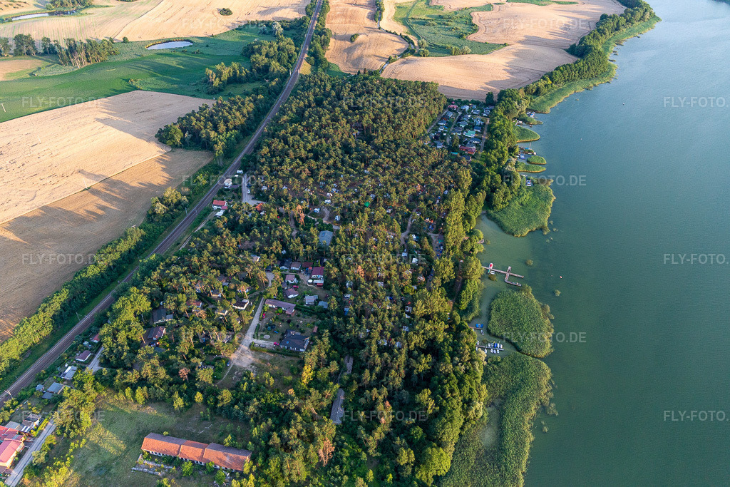 Luftbild: Camping am Oberuckersee im Ortsteil Warnitz in Oberuckersee im Bundesland Brandenburg in Deutschland. Foto: IMG_116273.jpg vom 17.07.2019 durch Werner Riehm/FLY-FOTO.deCamping am Oberuckersee