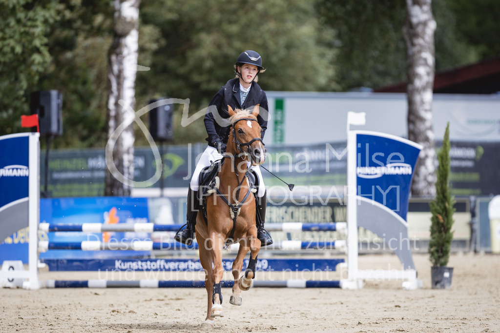 230826_Delbrueck_Stil-E-770 | Deine schönsten Turniermomente als professionelle Fotos! Entdecke hochwertige Pferdesport-Fotografie im Online-Shop. Jetzt Fotos finden & bestellen!