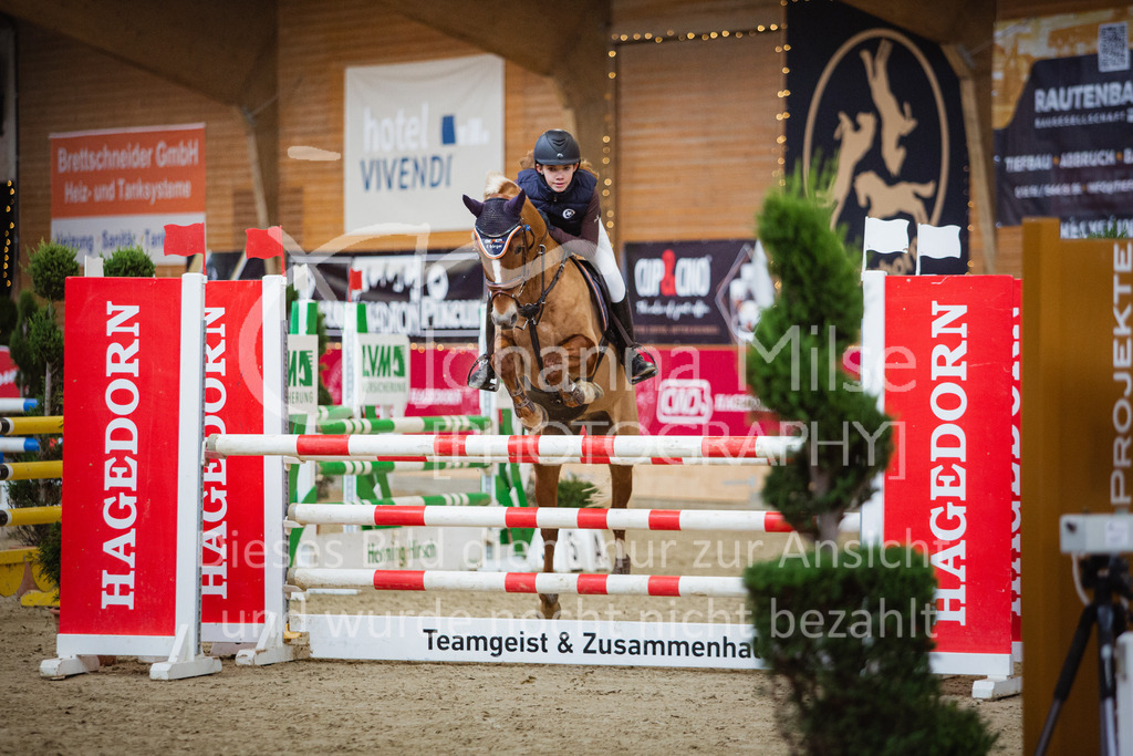 221127_Winterfestival_L-Spr_HPTTY-227 | Deine schönsten Turniermomente als professionelle Fotos! Entdecke hochwertige Pferdesport-Fotografie im Online-Shop. Jetzt Fotos finden & bestellen!