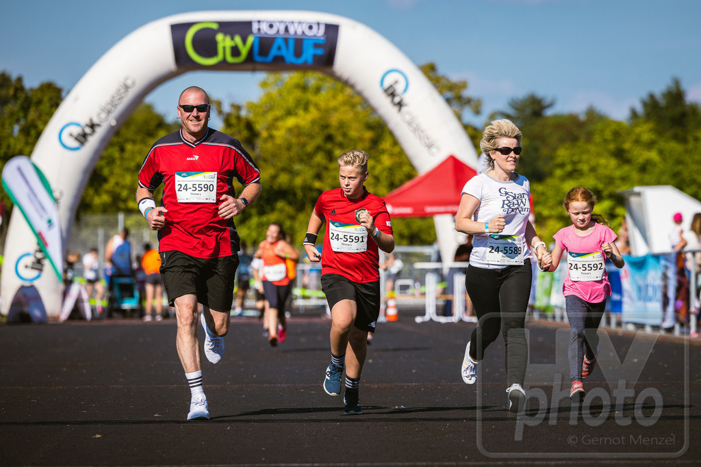 16. Hoywoj-CityLauf im Sportforum Hoyerswerda - 16.09.2023 | 555m Wohnungsgesellschaft-Familien-Flitzer-Lauf - Realisiert mit Pictrs.com