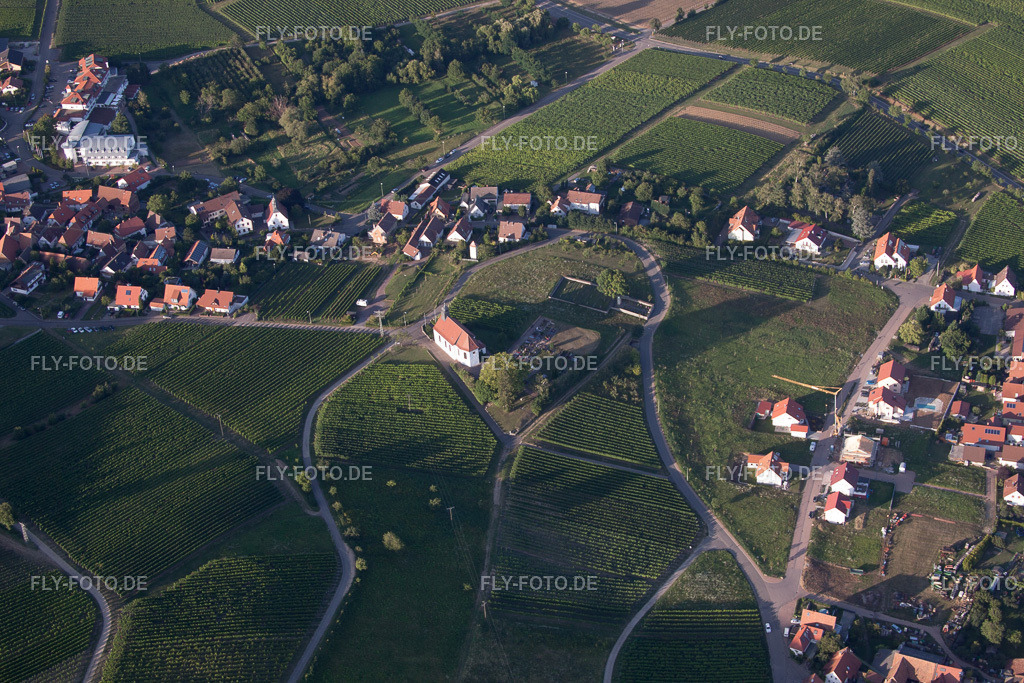 Dionisius Kapelle | Luftbild: Dionisius Kapelle im Ortsteil Gleiszellen in Gleiszellen-Gleishorbach im Bundesland Rheinland-Pfalz in Deutschland. Foto: IMG_51311.jpg vom 04.08.2012 durch Werner Riehm/FLY-FOTO.de - Realisiert mit Pictrs.com