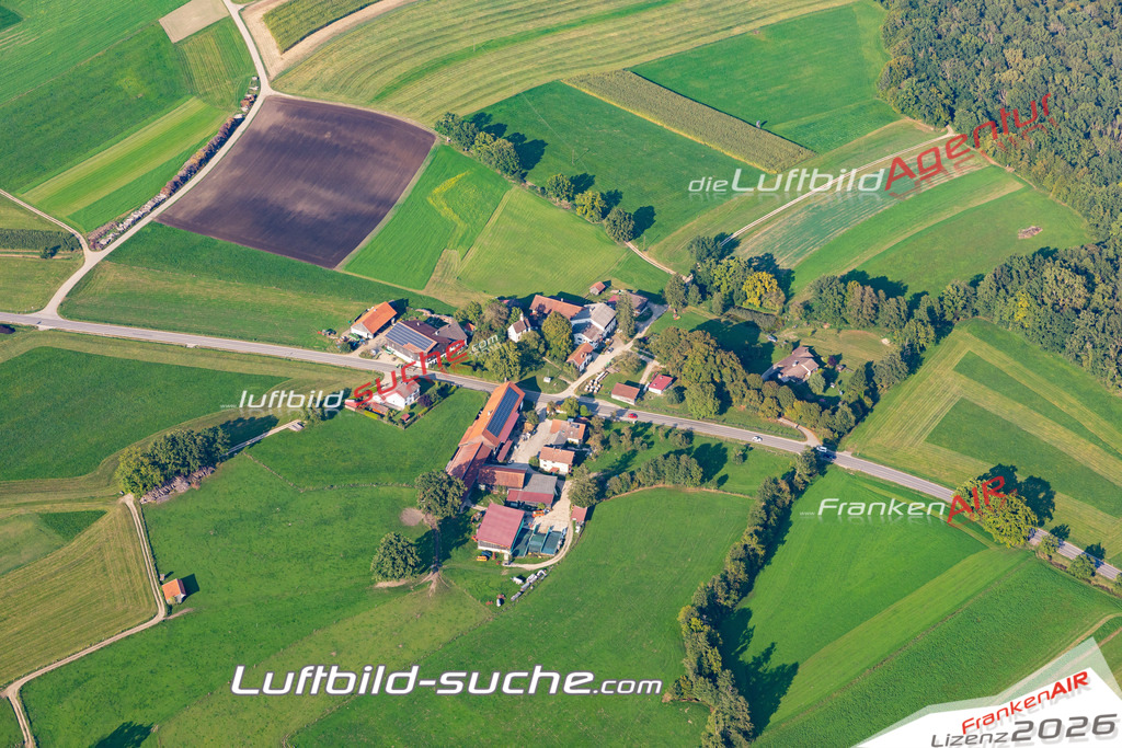 Aktuelles Luftbild von Rieden am Ammersee  - Die Luftaufnahme wurde 2020 mittels UL-Flugzeug erstellt ( keine Drohne ) - hochauflösende Kamera-Systeme von  Canon -Beste Qualität - Für grossformatige Ausdrucke geeignet. Die Geschenkidee !