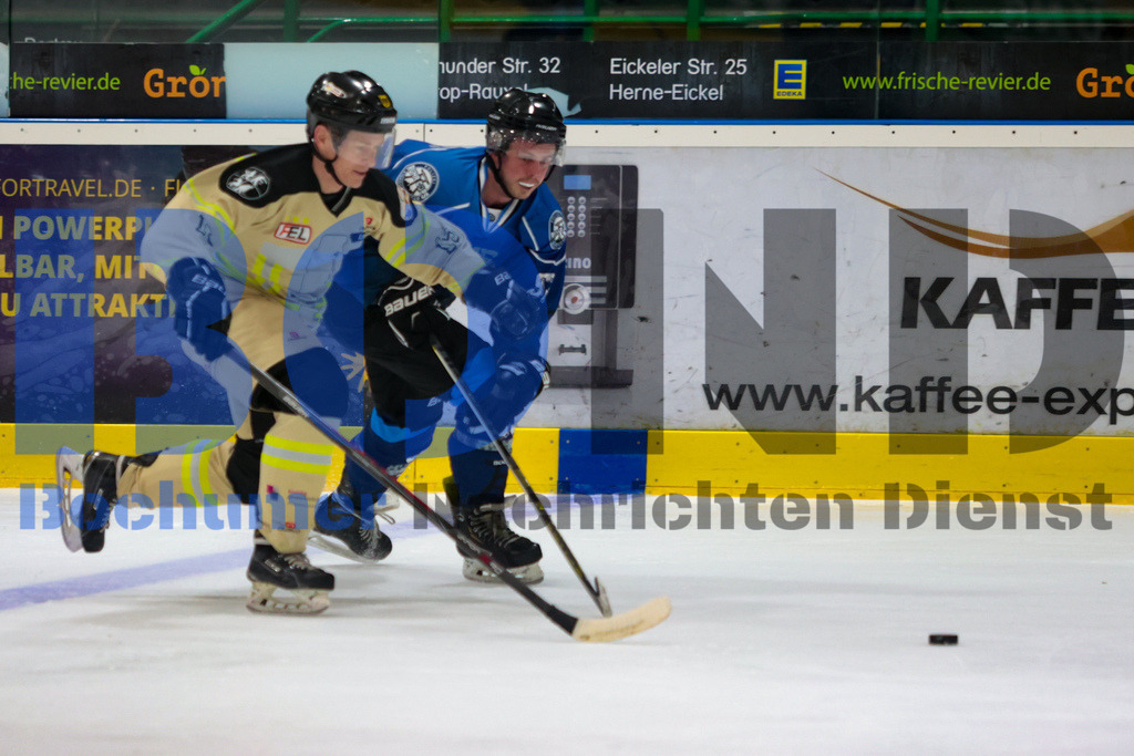 Benefiz-Eishockeyspiel der Polizei Bochum gegen die feuerwehr Duisburg {date} -  | {headline}



(Foto: Sebastian Sendlak / BOND)

 - Realisiert mit Pictrs.com