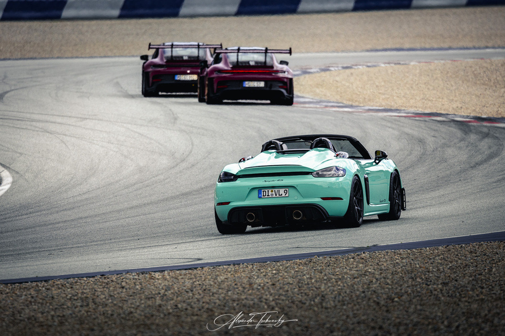 R6PZ1303 _Alexander Tschuncky | Entdecken Sie die faszinierende Welt von Alexander Tschuncky Arts: Kreative Fotografie, atemberaubende Automobilkunst und hochwertiger Bilderdruck. Lassen Sie sich inspirieren! - Realisiert mit Pictrs.com