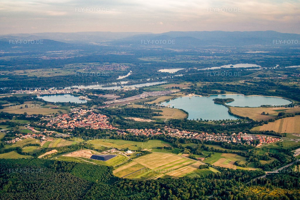 Luftbild: Ortsansicht aus Norden in Lauterbourg im Bundesland Bas-Rhin in Frankreich.Foto: IMG_2375.jpg vom 04.06.2006 durch Werner Riehm/FLY-FOTO.deAuflösung des Originals: 3456 x 2304 px