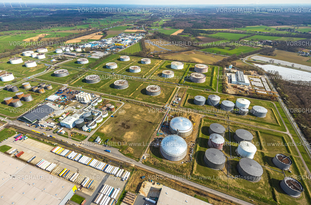 Huenxe240309841 | Luftbild, Industriepark und Gewerbepark-West Tanklager TanQuid GmbH & Co.KG, Bucholtwelmen, Hünxe, Nordrhein-Westfalen, Deutschland