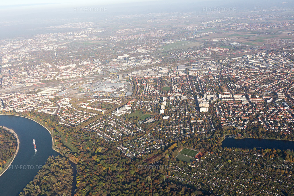 Luftbild: MA Lindenhof im Ortsteil Niederfeld in Mannheim im Bundesland Baden-Württemberg in Deutschland. Foto: IMG_095389.jpg vom 30.10.2016 durch Werner Riehm/FLY-FOTO.de