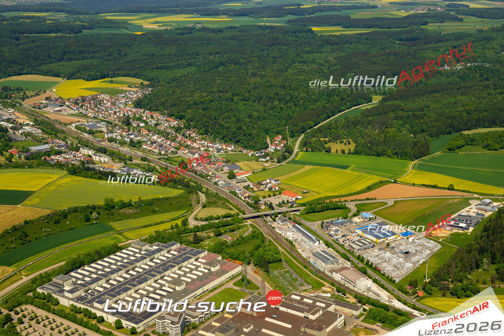 Das Luftbild zeigt  Amstetten - Die Luftaufnahme wurde 2023 vom UL-Flugzeug aus erstellt ( keine Drohne ) - Hochauflösende Luftaufnahme - Für grossformatige Ausdrucke geeignet. Die Geschenkidee !Mit Lizenz und Bildrechte bestellbar