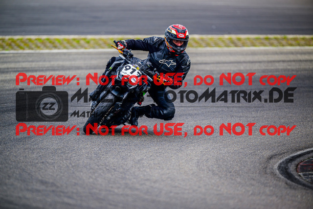 MaZZes_FotoMatrix_240717_6007705_6502 | GELB