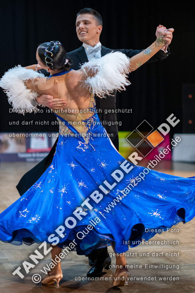 20250118-11161 | Hier finden Sie Tanz Bilder vom Latein und Standard Formationen tanzen. Sportbilder vom Tanzsport. Schöne Fotos und von Weltmeisterschaft, Europameisterschaft, Bundesliga, Regionalliga, Oberliga und Landesliga sowie von GOC Stuttgart, DanceComp, WM Bremen