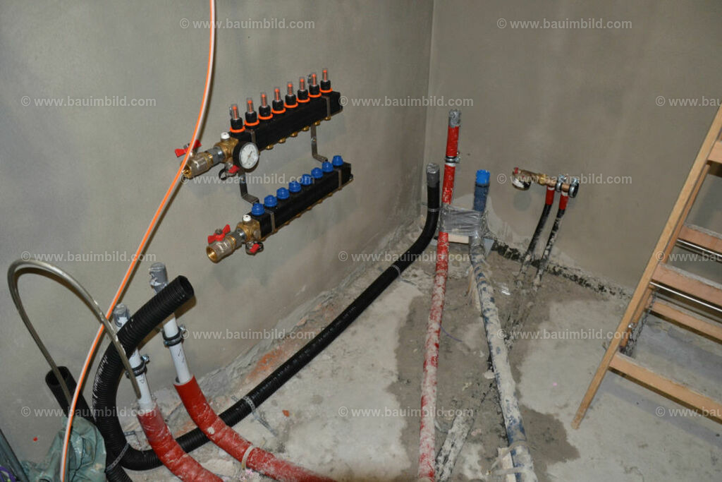 bib-lg16-heizung-0037 | Nach LV-Leistungsgruppen sortierte Detailfotos über den Bau eines Hauses. Alle Hausbau-Bilder direkt vom Urheber und Autor der Website Haus-Selber-Bauen.com