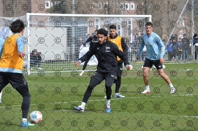RGE_8867 | Hertha BSC, 2.Bundesliga, Herren, Training, Saison 2025/26, in der Mitte Kevin Sessa ( Hertha BSC ) Dienstag, 31.03. 2026,   Fotograf: Ralf Gebhardt - Realisiert mit Pictrs.com
