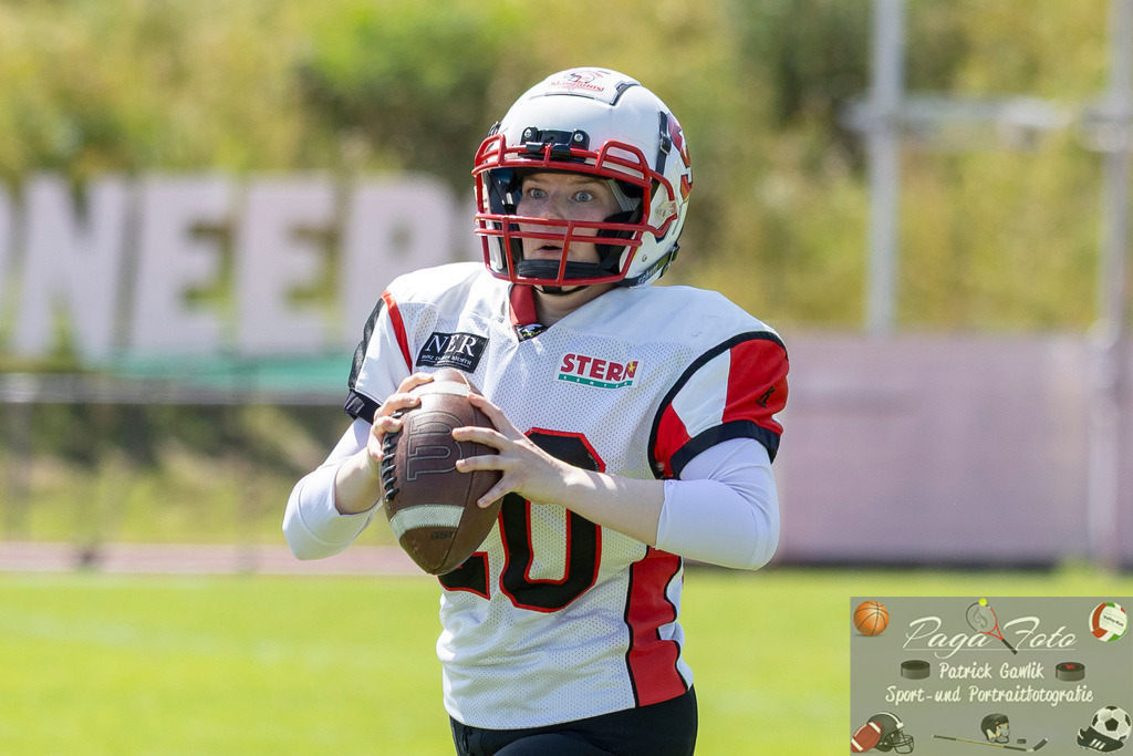 GFLW 1: German Football League Women 1: Rodgau Pioneers Ladies - Stuttgart Scorpions Sisters, 07.06.2026 | Dinah Laura Naegele (Stuttgart Scorpions Sisters #20) hat das Ziel fest im Blick, ist fokussiert, Freisteller, Portrait / Porträt, Rodgau Pioneers Ladies - Stuttgart Scorpions Sisters, Rodgau, Maingau-Energie-Stadion "Am Weichsee", 7.6.2026 - Realisiert mit Pictrs.com