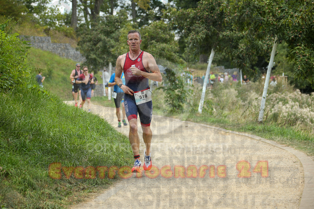 250824_1344_EX1_3471 | Sportfotografie im Rhein-Sieg Kreis, Köln, Bonn, NRW, Rheinland Pfalz, Hessen, etc. Unser Tätigkeitsfeld umfasst den Laufsport vom Volkslauf über den Marathon, Duathlon, Triathon bis zum Ultralauf wie Kölnpfad Ultra oder Schindertrail.
