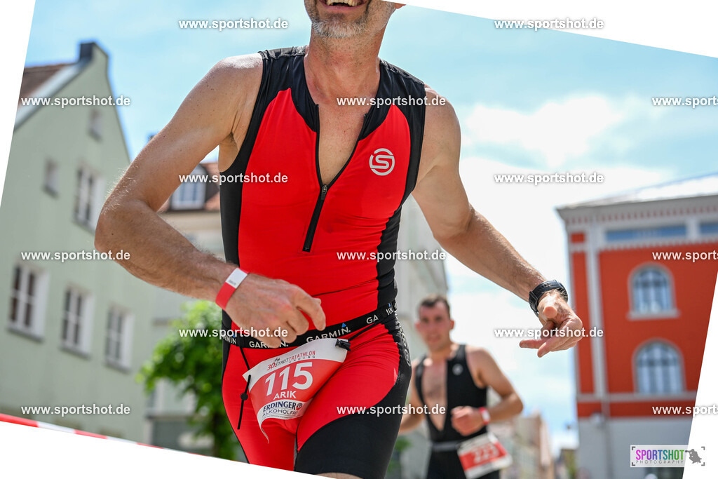 SZI_7050 | Stadttriathlon Erding 2025. #yourpictrs #sportshot_your_pictrs @Sportshotphotography #stadttriathlonerding Copyright: www.sportshot.de