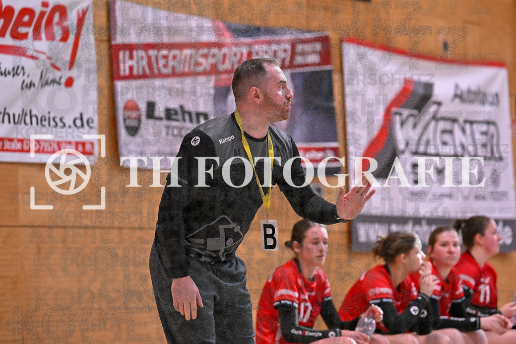 GER, SG Maulburg/Steinen - HB Kinzigtal, Handball, Suedbadenliga, 22. Spieltag, Saison 2023/2024, 27.04.2024 | André Leuchtmann (SG Maulburg Steinen, Trainer)

GER, SG Maulburg/Steinen - HB Kinzigtal, Handball, Suedbadenliga, 22. Spieltag, Saison 2023/2024, 27.04.2024

Foto: TH Fotografie/Thomas Hess