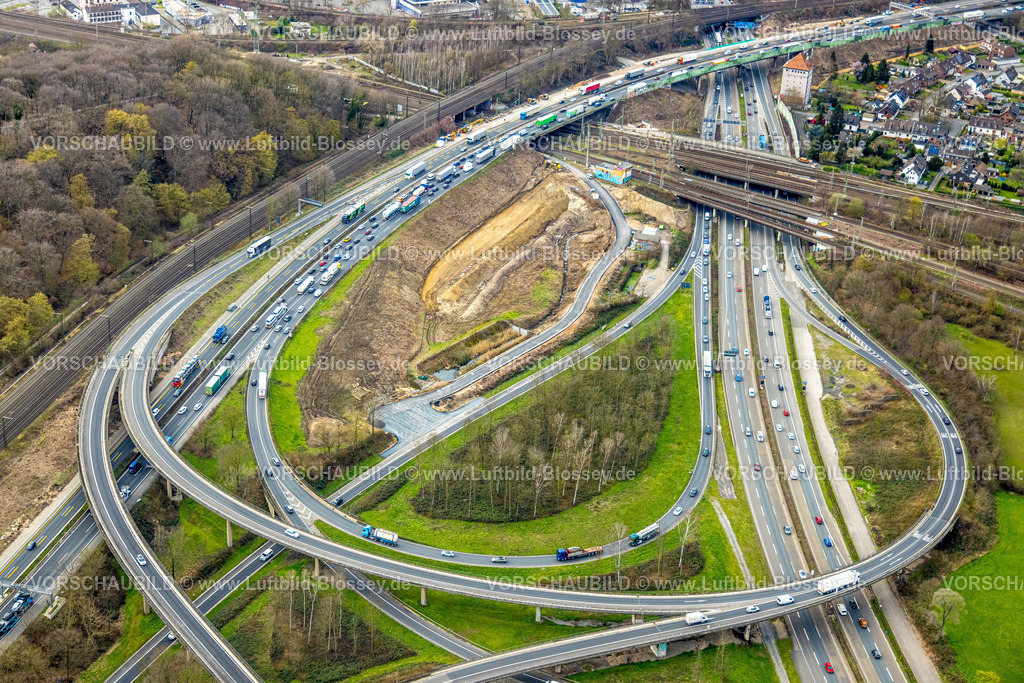 Duisburg230301944 | Luftbild, Autobahnkreuz Kaiserberg, Verkehrsstau, Baustelle Regenrückhaltebecken, Duissern, Duisburg, Ruhrgebiet, Nordrhein-Westfalen, Deutschland