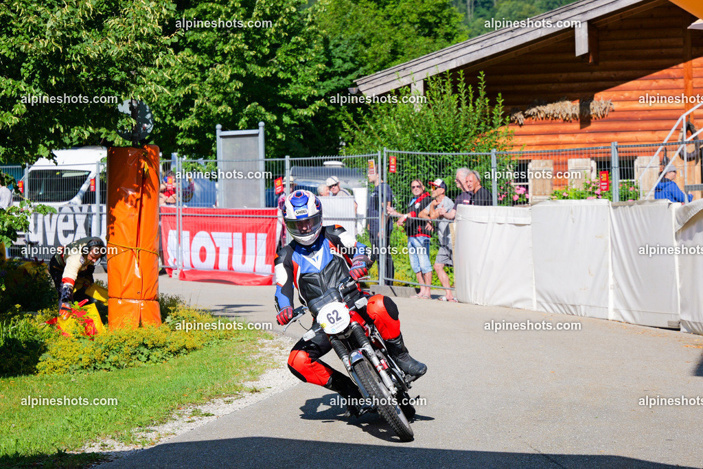 P1025740 | Erleben Sie atemberaubende, hochqualitative Fotos Ihrer Fahrt entlang der malerischen Alpenstraßen. Besuchen Sie alpineshots.com, um professionelle Aufnahmen Ihrer unvergesslichen Reise zu finden und zu kaufen - Realisiert mit Pictrs.com