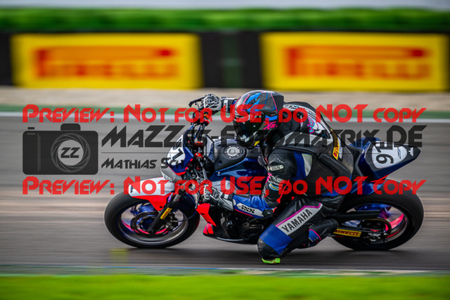 MaZZes_FotoMatrix_220925_1988 | TWIN CUP