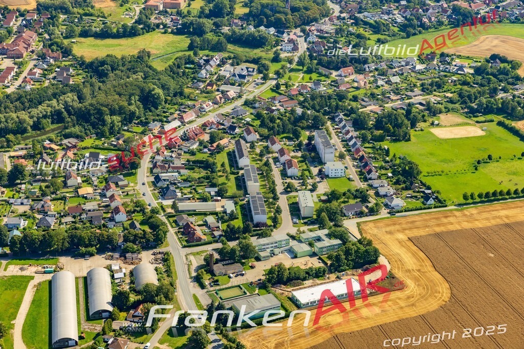 Vs Google Maps Prohn - Die Luftaufnahme wurde 2025 vom UL-Flugzeug heraus erstellt ( keine Drohnenaufnahme ) - Hochauflösende Luftaufnahme - für Wandbilder und großformatige Ausdrucke geeignet. Das besondere Geschenk!Hier alle&nbsp;Infos zur Lizenzierung der LuftaufnahmeWir fliegen auch dieses Jahr wieder in Ihre Region um Luftbilder zu erstellen.- Luftbild anfragen
