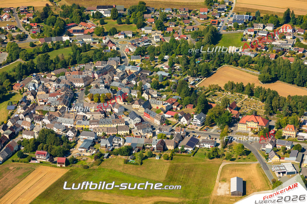 Luftaufnahme von Marktleuthen - Die Luftaufnahme wurde 2025 vom UL-Flugzeug heraus erstellt ( keine Drohne ) - Hochauflösende Luftaufnahme - für professionelle Ausdrucke geeignet. Die Geschenkidee !Mit Lizenz und Bildrechte bestellbar