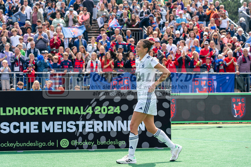 Final4_20240519-1312-0024 | Bonn, Deutschland, 19.05.2024:  in Aktion waehrend des Spiels der Deutsche Feldhockey-Meisterschaften 2024 zwischen Final 4 Damen Finale Düsseldorfer HC - Mannheimer HC im Bonner THV am 19.05.2024 in Bonn, Deutschland. (Foto von Stephan Fehrmann)

Bonn, Germany, 19.05.2024:  in action during the game of Deutsche Feldhockey-Meisterschaften 2024 between Final 4 Damen Finale Düsseldorfer HC - Mannheimer HC in Bonner THV at 19.05.2024 in Bonn, Deutschland. (Foto from Stephan Fehrmann)