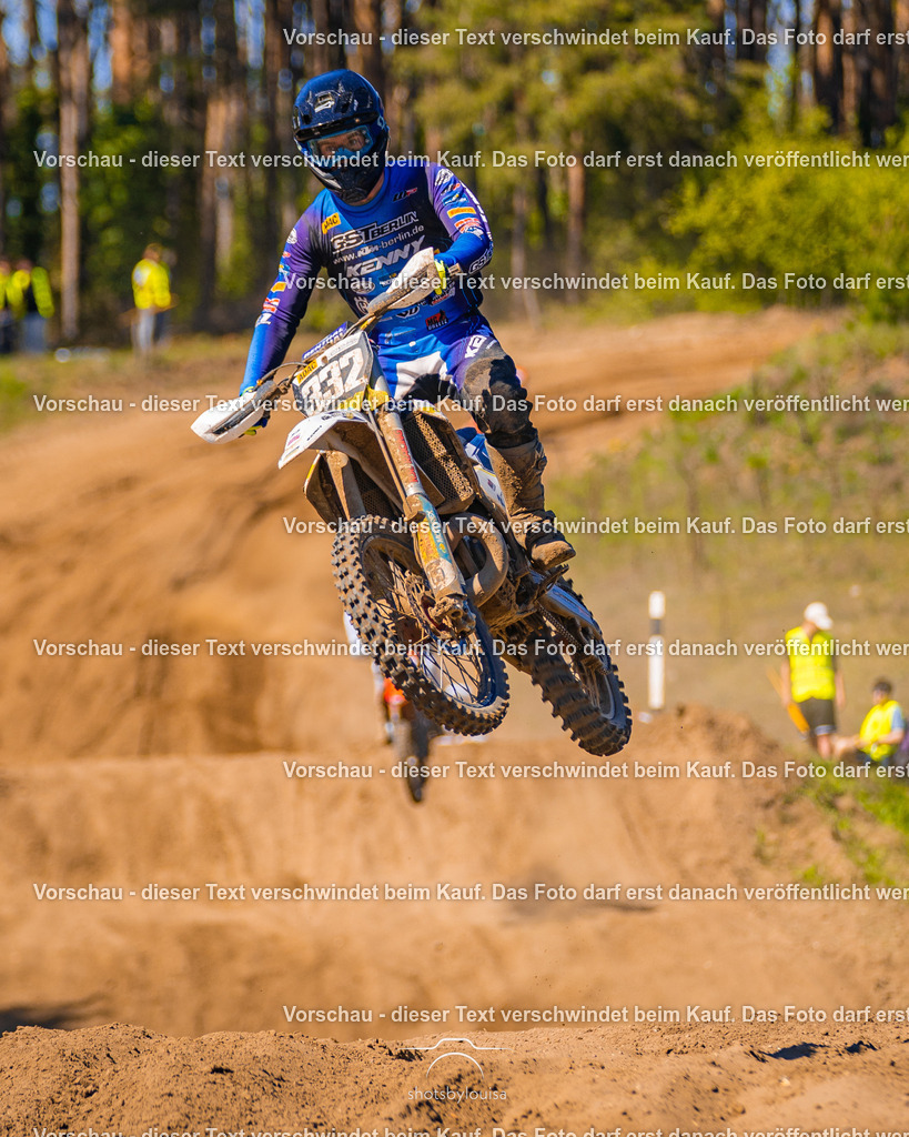 20260501_MCWriezen-2945 | Sportfotografin aus Berlin-Brandenburg mit Fokus auf Motocross. Ich halte deine sportliche Leistung und echte Emotionen auf und neben der Strecke professionell fest. Entdecke die Fotos von deinem Rennen und bestelle sie direkt hier im Shop.