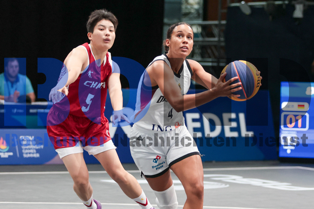 SES_RRG3x320250720-203 | bond - Realisiert mit Pictrs.com