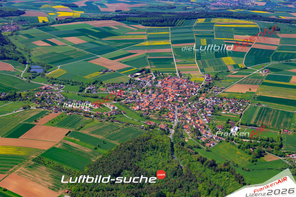 Das Luftbild der Stadt Hendungen wurde 2018 vom Flugzeug heraus erstellt (keine Drohne) Aufnahmehöhe ca.400 Meter- hohe Auflösung für beste Druck-Qualität