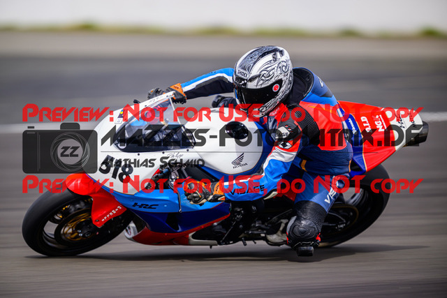 MaZZes_Fotomatrix_20250421_6021986_6582 | WEISS