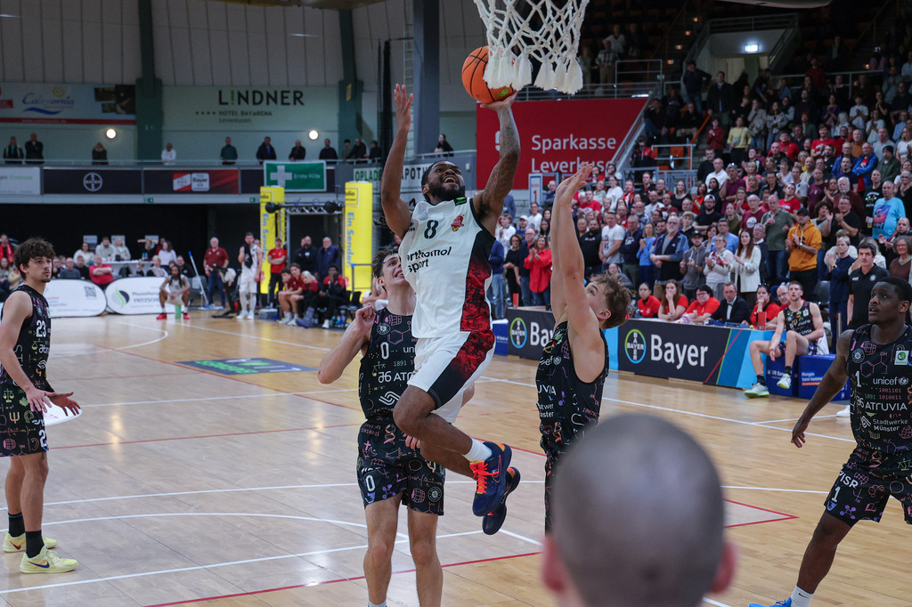 Pro A BAYER GIANTS vs Uni Baskets Münster-34 | Fotos von Basketballspielen aus dem Raum NRW fotografiert von Gero Mueller-Laschet und Daniel Schaefer - Realisiert mit Pictrs.com